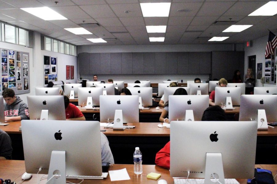 DIGITAL LEARNING: Students in Kyle Roberts block 4 Contemporary Media class in room 103 work on iMacs on Sept. 7.