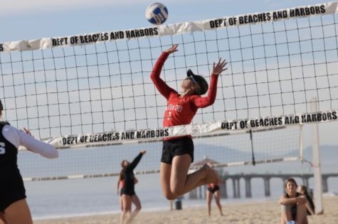 ON THE SAND: Senior Giselle Groe continues her final season of Beach Volleyball at Mater Dei and, having played as varsity athlete since freshman year, hopes to continue to play in college. Though getting into a new sport is not easy, Giselle offers motivation to anyone who is interested in starting beach volleyball. “Honestly, just have fun! Beach volleyball is a great place to make friends and it’s an excuse to always go to the beach,” Groe said. “Don’t be afraid to try new things. You never know what you will be good at.”